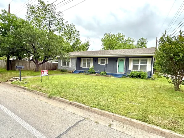 407 W Westhill Dr, Cleburne, TX 76033