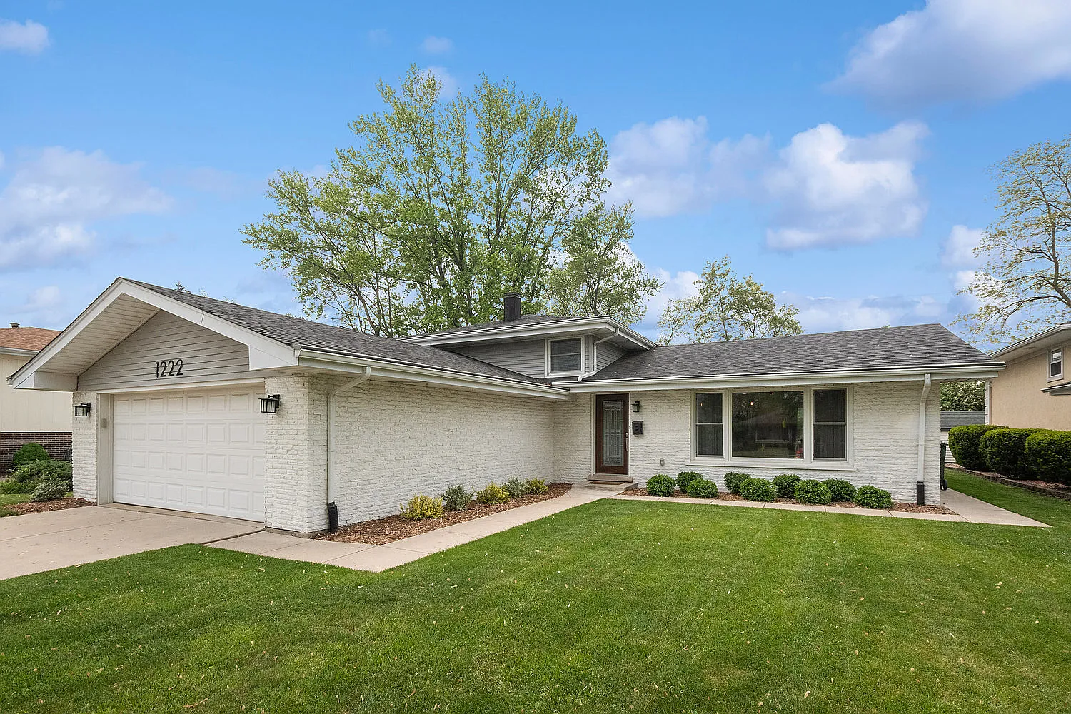 1222 Hillview Dr photo 1