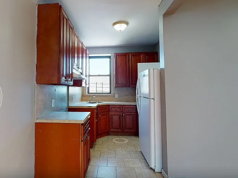 25 Port Richmond Ave #2 — Photo 2