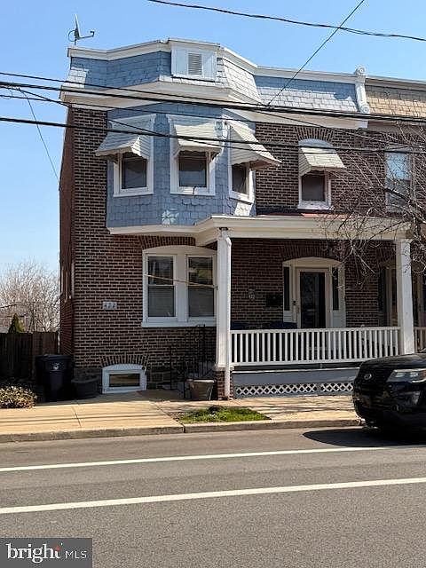 1st image of 422 S Broom St