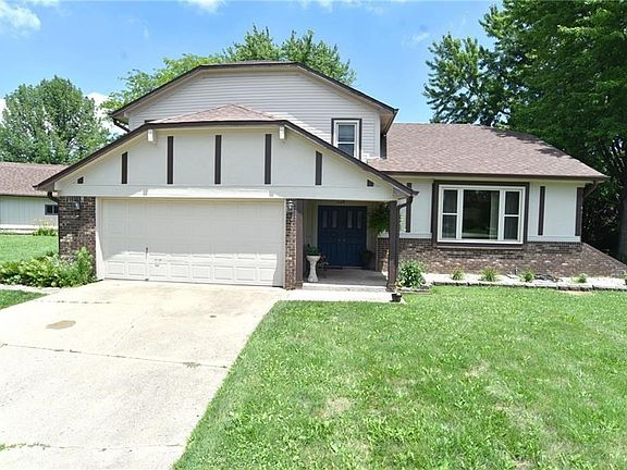3rd image of 855 Carmen Ln