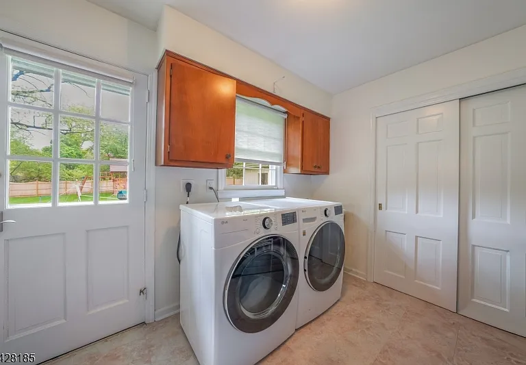 193 Lafayette Ave — Photo 17