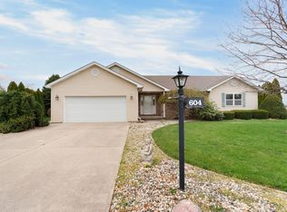 604 Grassfork Ct N, Wanatah, IN 46390