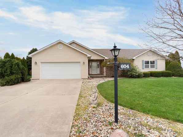 604 Grassfork Ct N, Wanatah, IN 46390
