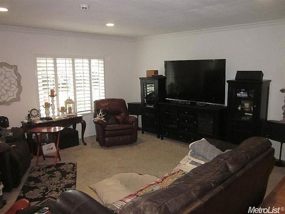 4th image of 9290 Thilow Dr