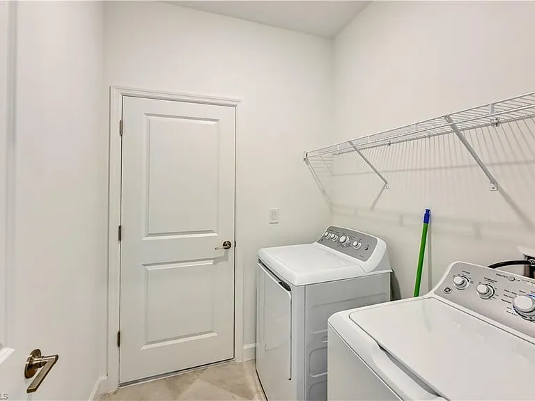 20545 Hazelnut Ct S — Photo 11