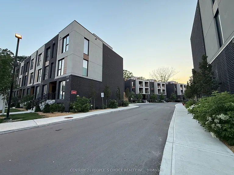 180 Clonmore Dr S #8 — Photo 24