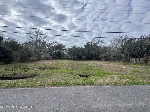 1027 22nd St, Pascagoula, MS 39581