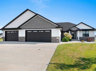 1997 Dobby St, De Pere, WI 54115