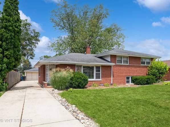6836 W Linden Dr, Palos Heights, IL 60463