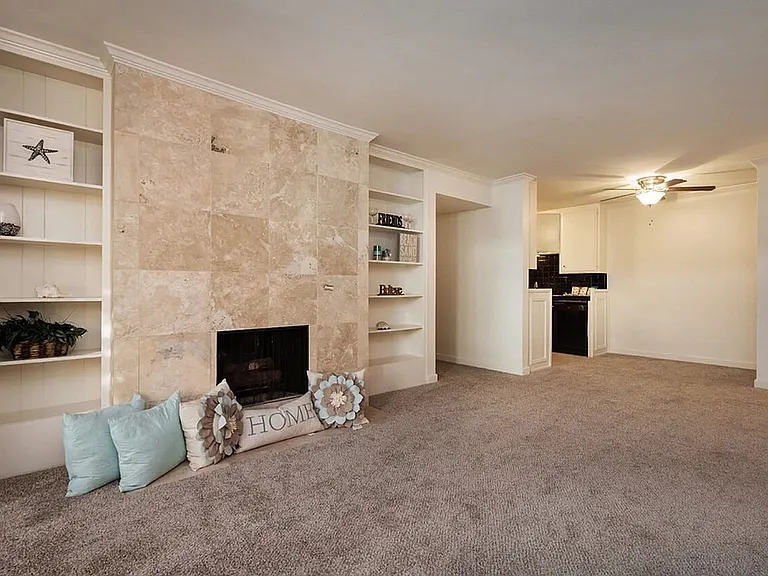 220 Orange Ave — Photo 5
