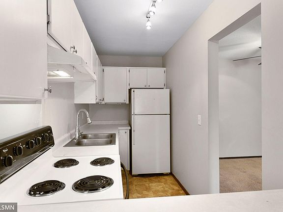 4th image of 4120 Parklawn Ave #122