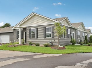 6471 Juniper Dr, Wonder Lake, IL 60097