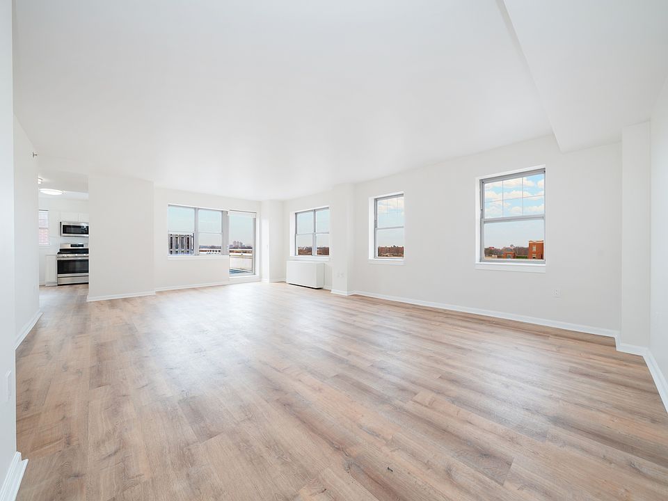 1st image of 7525 153rd St APT 608