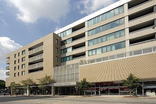 1st image of 900 Chicago Ave Unit 305
