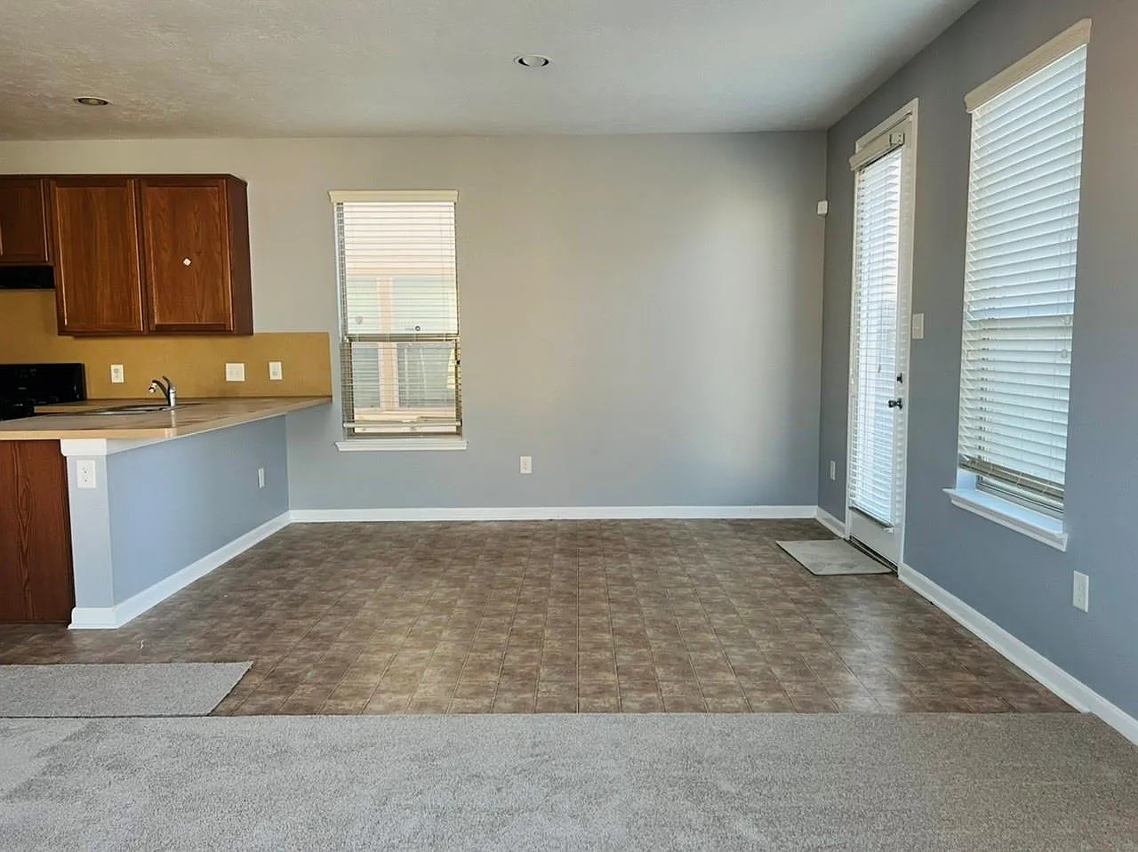 3 bed, 2.5 bath, 1648 sqft, $1,700 — Photo 3