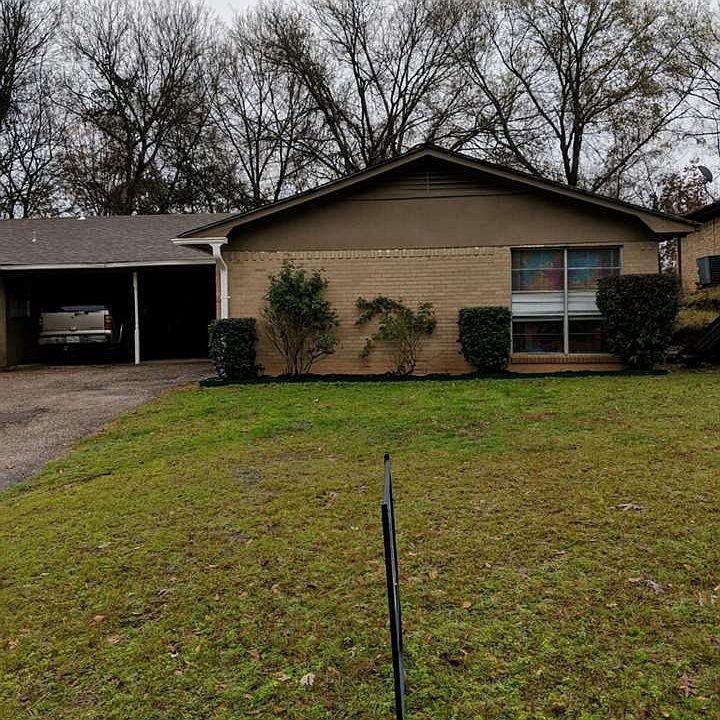2nd image of 804 Faircreek Ln