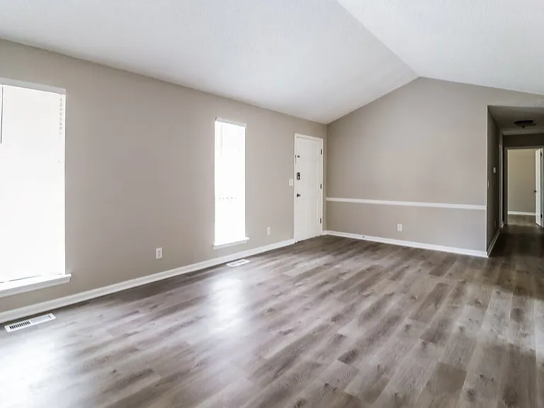 5009 Juiata Dr — Photo 6