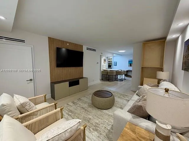 Wave Condo — Photo 4