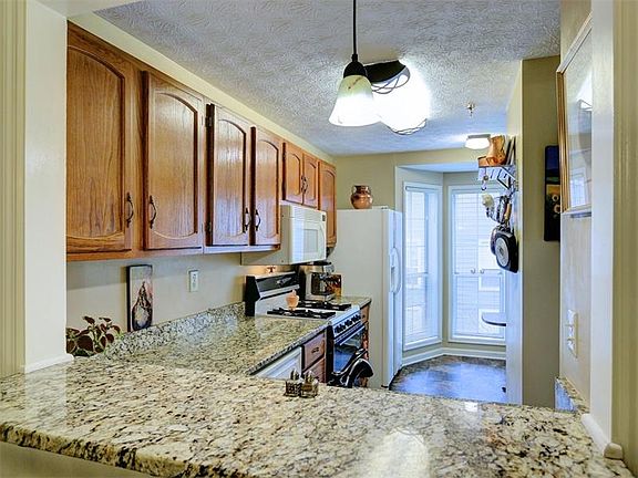 3rd image of 1904 Riverview Dr SE