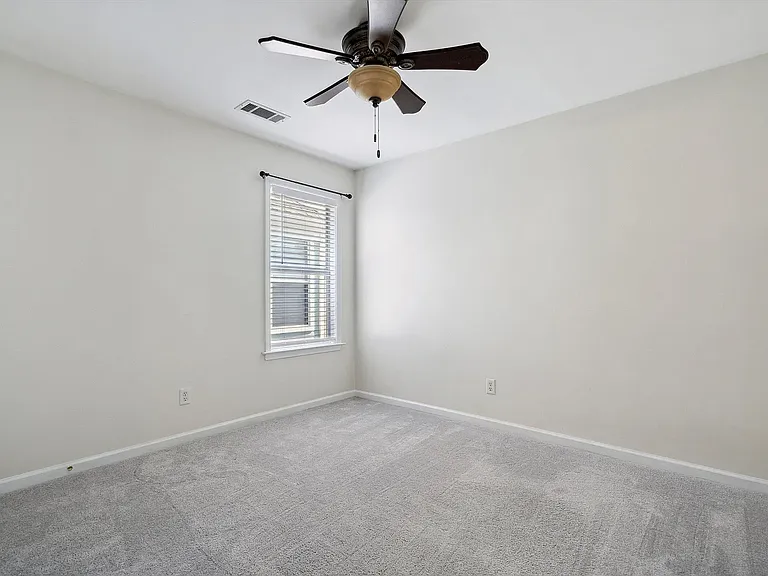 1133 Island Pl E — Photo 15