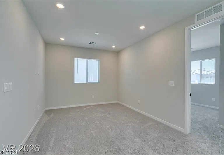 109 Medianoche St — Photo 31