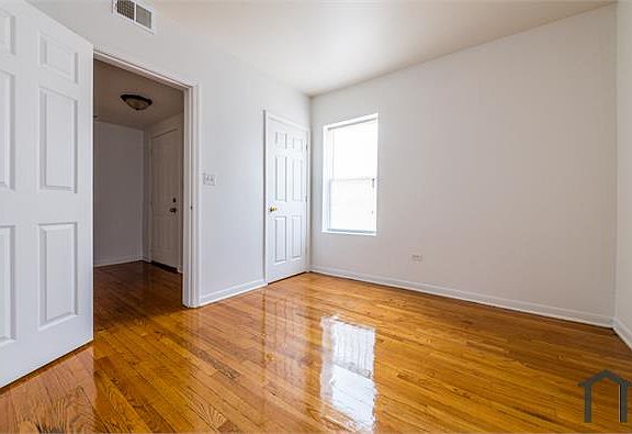 5th image of 8520 S Crandon Ave #8514