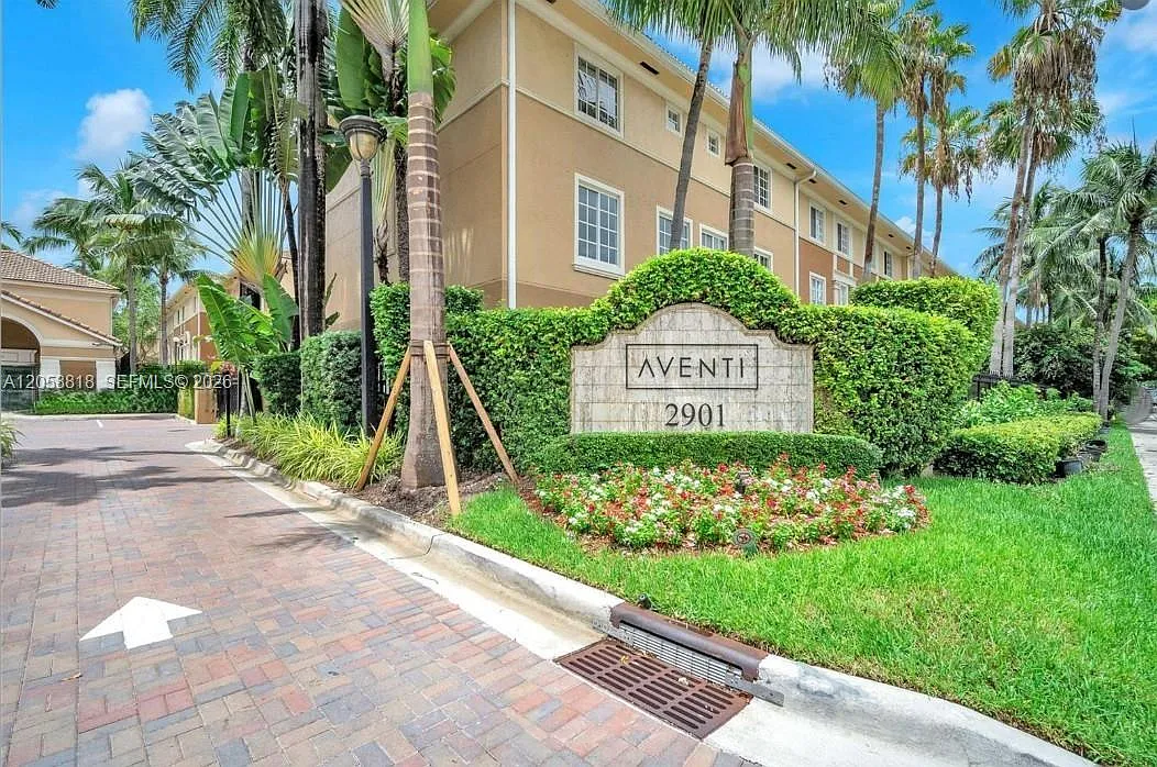 2 bed, 2.0 bath, 1316 sqft, $3,600 — Photo 1