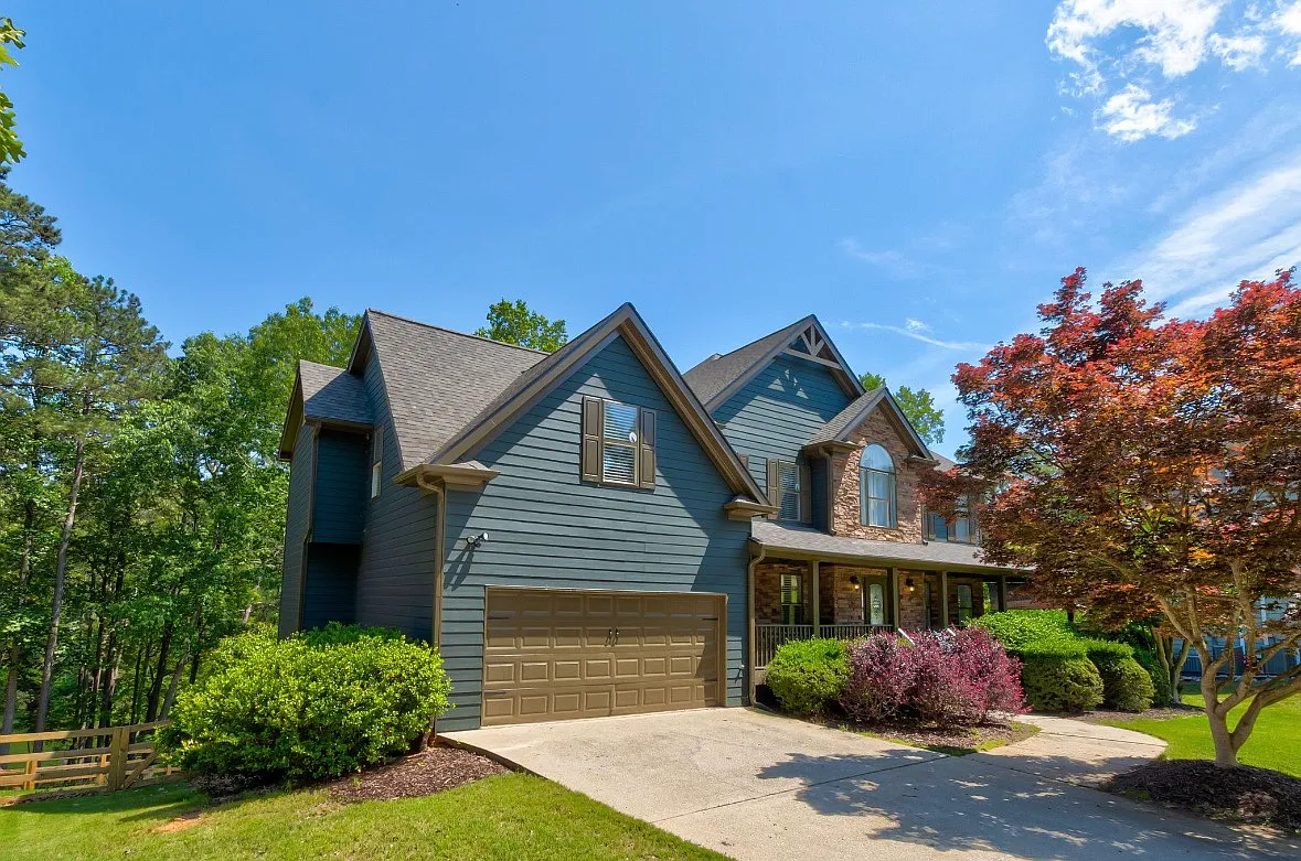 5 bed, 4196 sqft, $4,800 — Photo 2