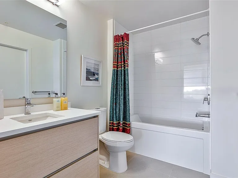 8850 University Cres #405 — Photo 7