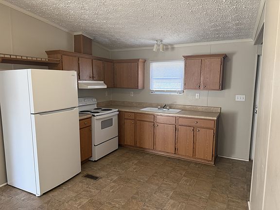 4th image of 461 McLaws Rd