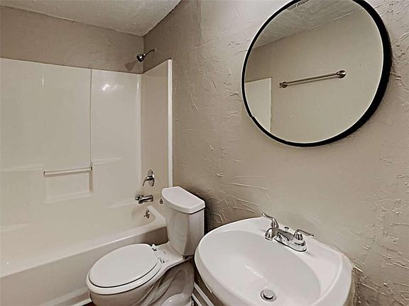 5th image of 5665 Lakeview Ct