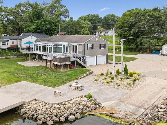 3rd image of 22799 Great River Rd