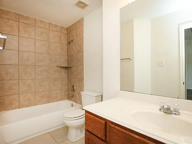 5007 Creekbridge Ct — Photo 32