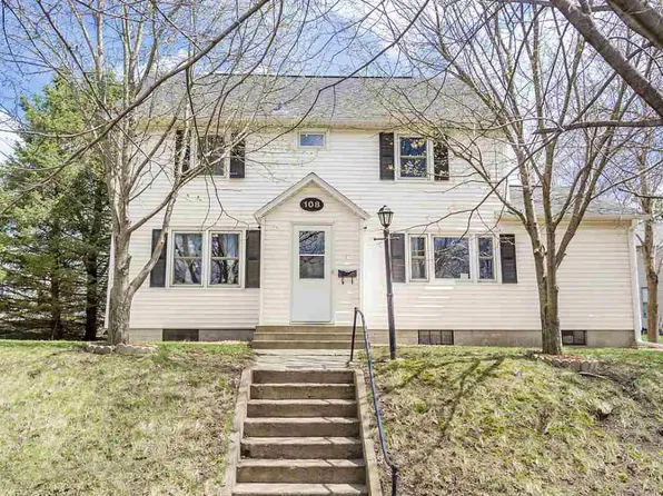 108 5th St NE, Waverly, IA 50677