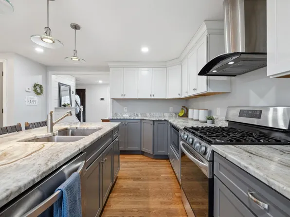 4 MATTHEW Drive, Salem, NH 03079