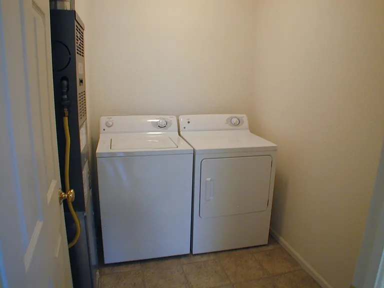 304 Snyder Ave — Photo 4