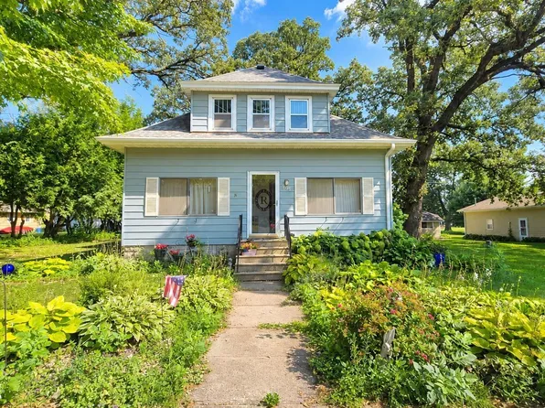 305 E Main St, Lake Mills, IA 50450