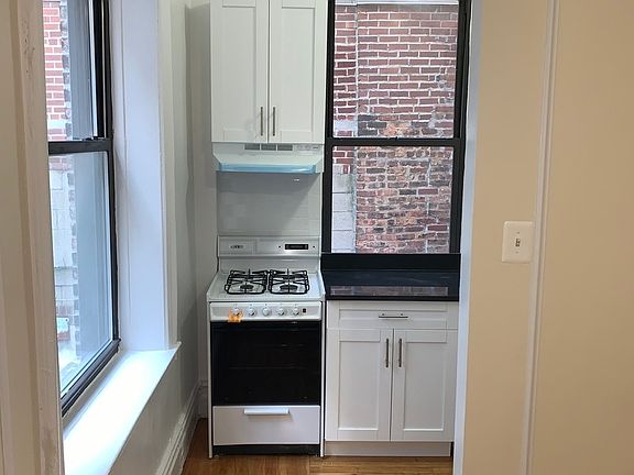 4th image of 536 W 111th St APT 3