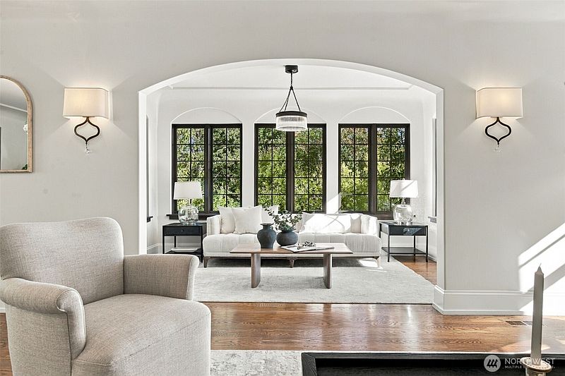 4th image of 1905 33rd Avenue S