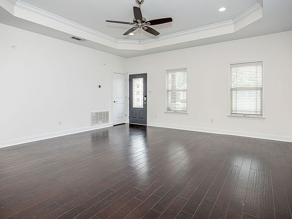 2nd image of 931 Old Towne St