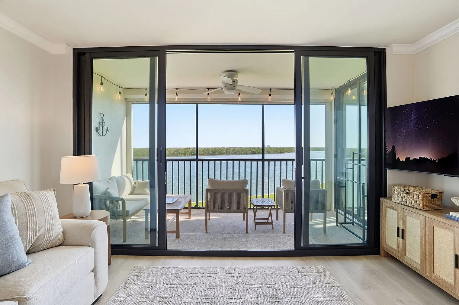 2 bed, 2.0 bath, 1022 sqft, $5,558 — Photo 1