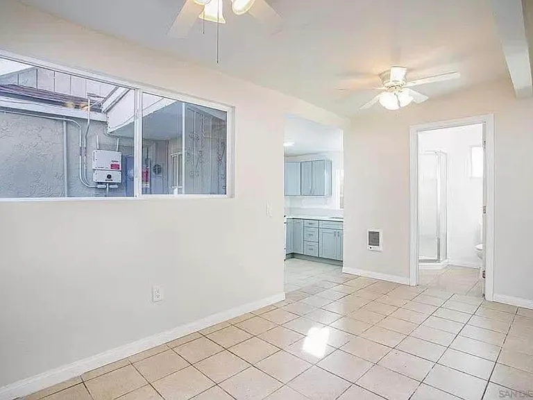 4188 Nordica Ave — Photo 7