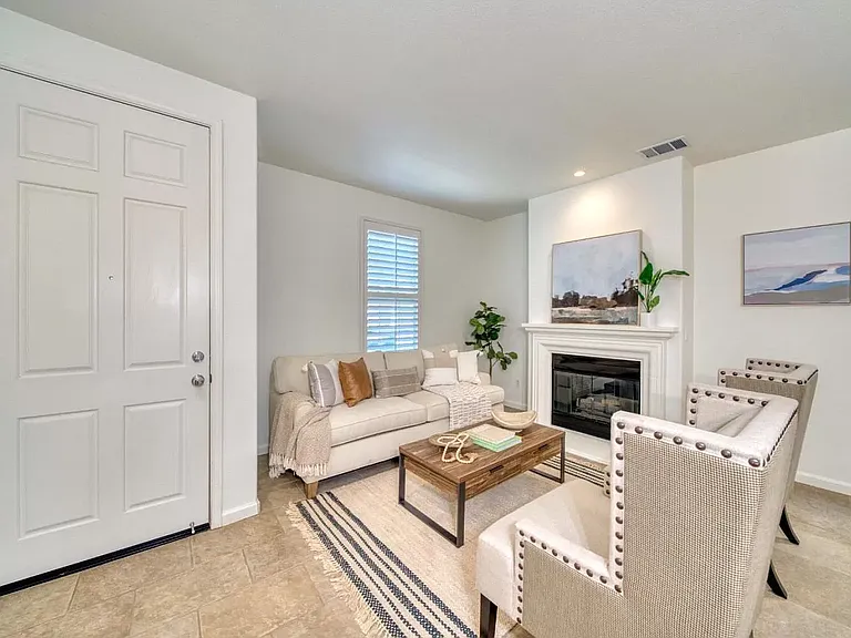 2025 Bright Willow Cir — Photo 2