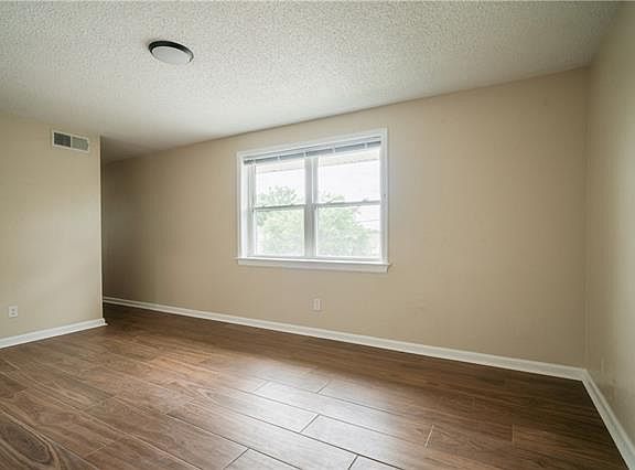 4th image of 1621 Caton St