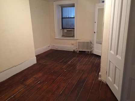 2nd image of 333 W 11th St APT 1