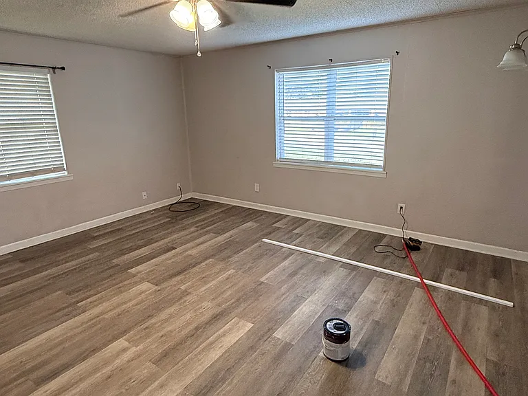 5202 Hilltop Dr — Photo 5