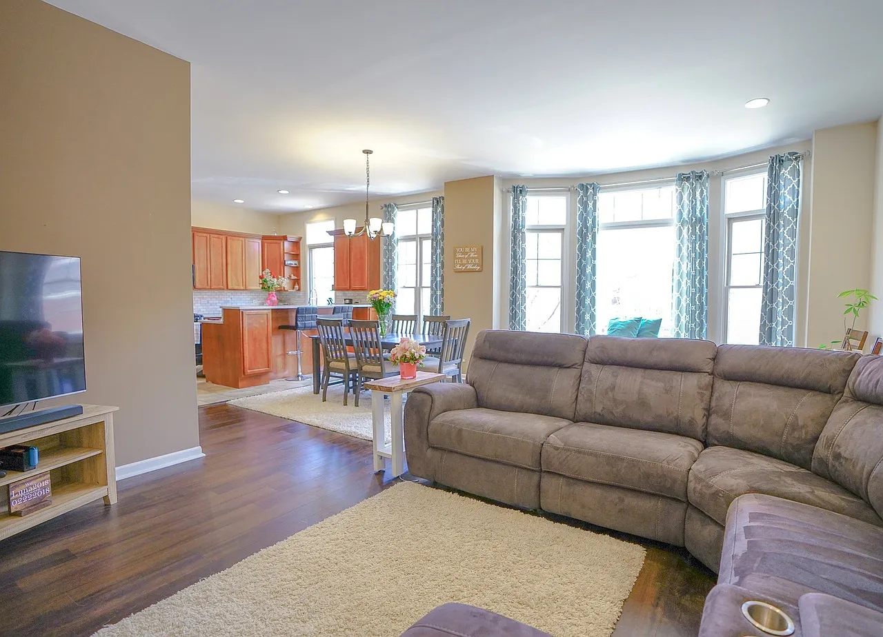 2 bed, 2.5 bath, 1900 sqft, $2,880 — Photo 2