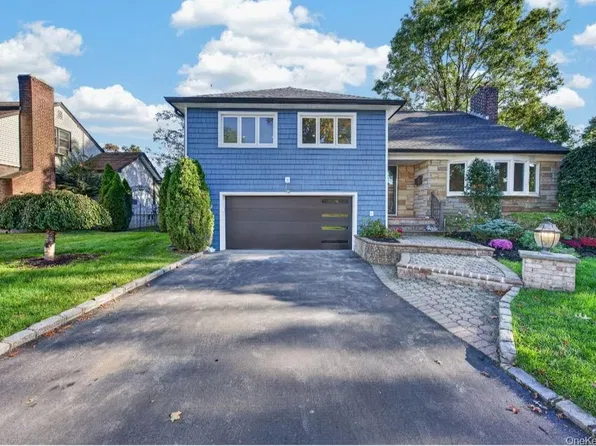 816 Pepperidge Road, Westbury, NY 11590