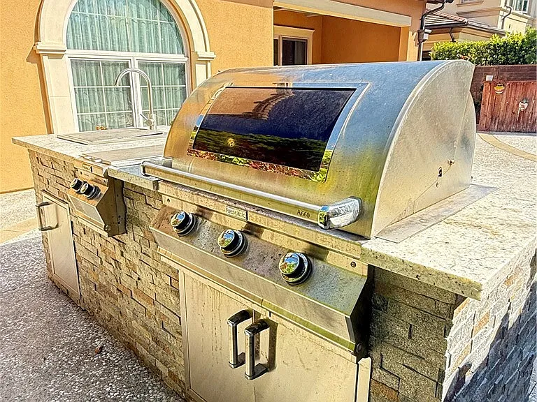 9 Maverick — Photo 20